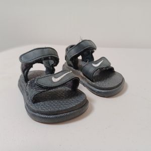 Size 2 toddler Nike sandles